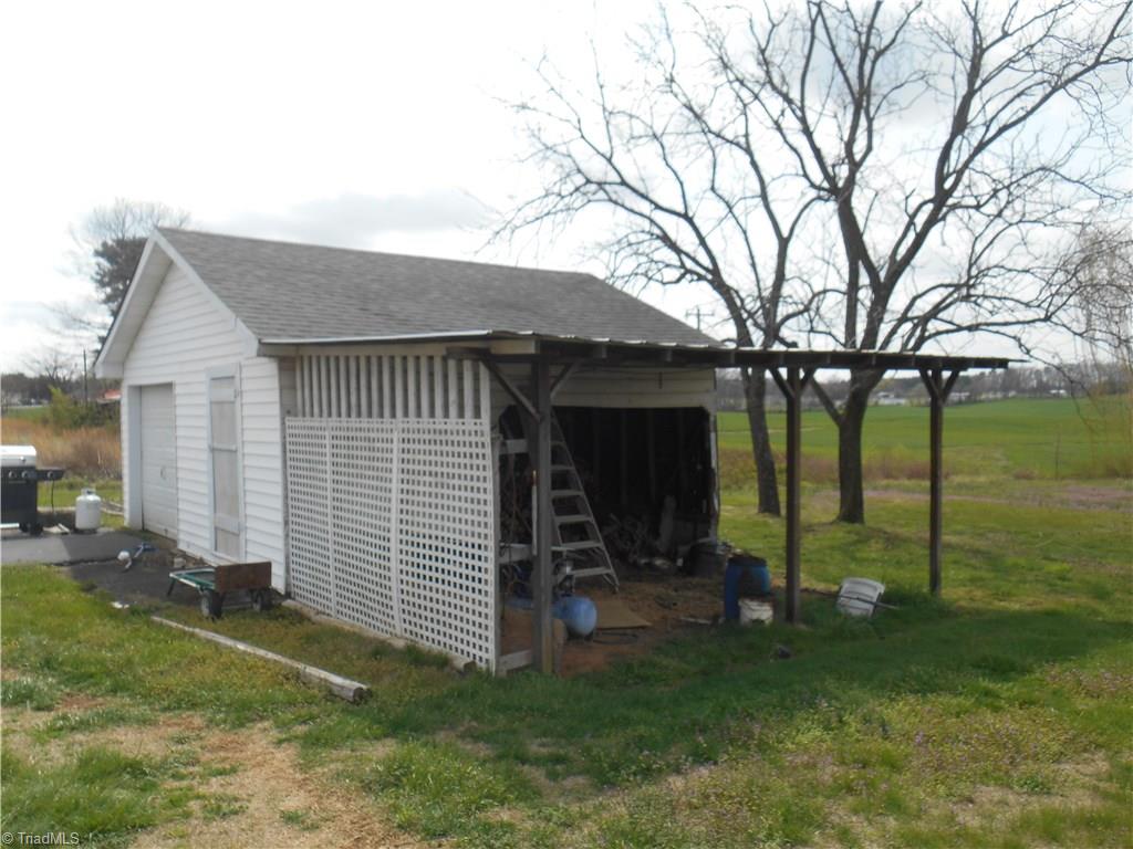 3948 Siloam Road Dobson, NC 27017 - Photo 3 of 15 Gallery Image 3