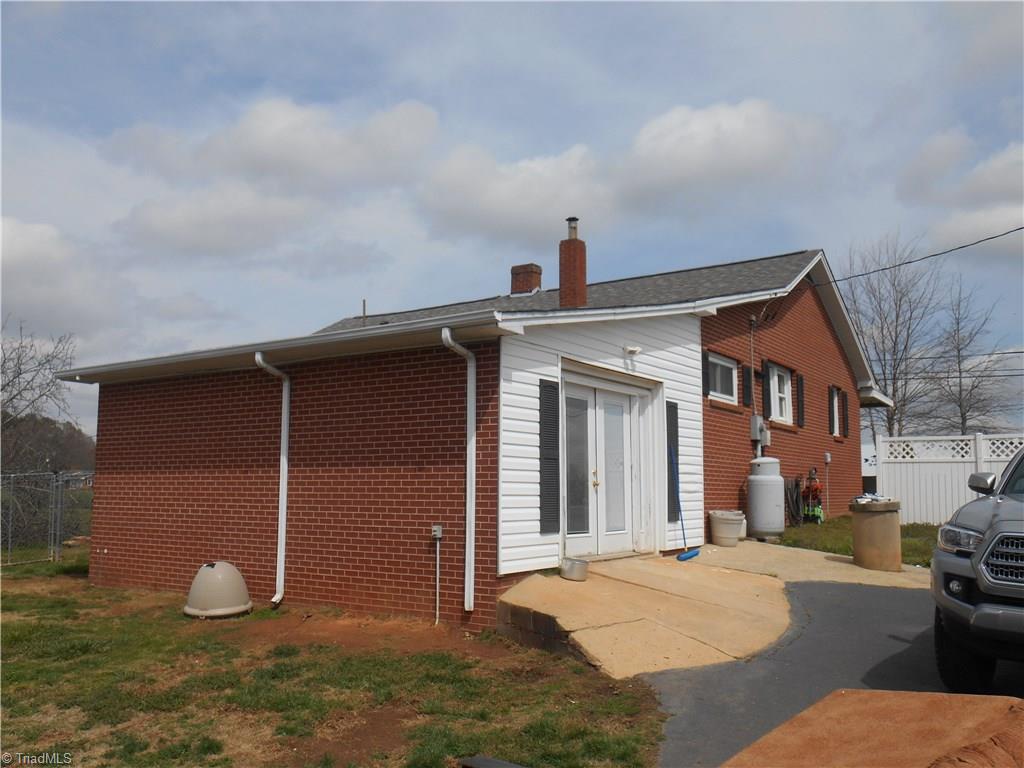 3948 Siloam Road Dobson, NC 27017 - Photo 4 of 15 Gallery Image 4