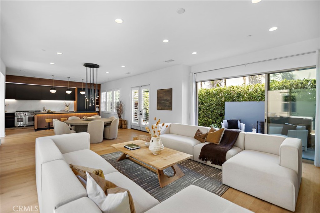 51 Fenway Irvine, CA 92620 - Photo 10 of 49