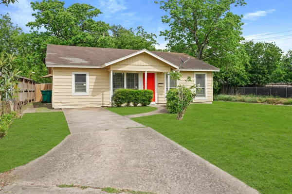 $1,695 | 1413 George Street, Pasadena, TX 77502