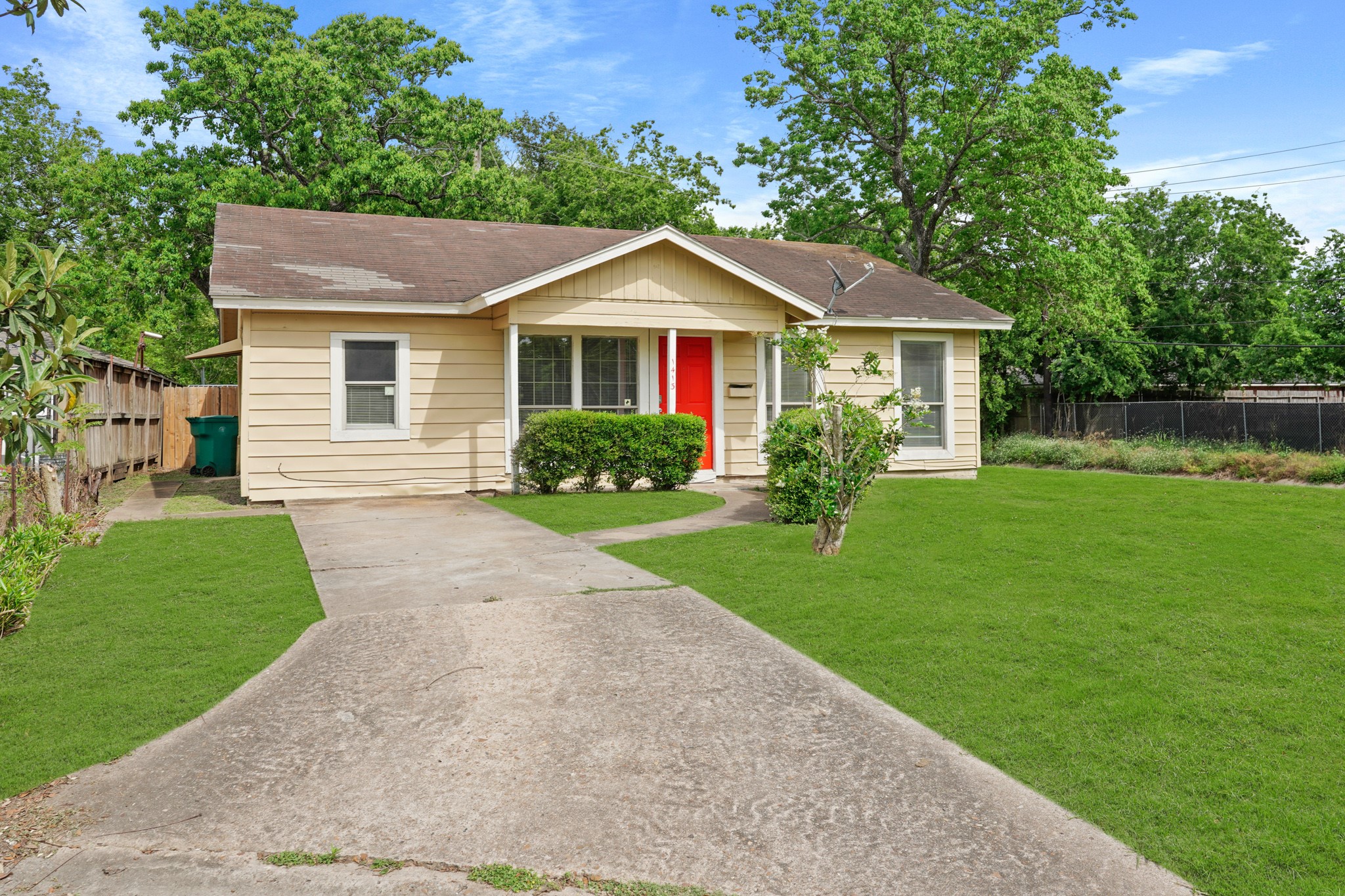 1413 George Street Pasadena, TX 77502 - Photo 1 of 15