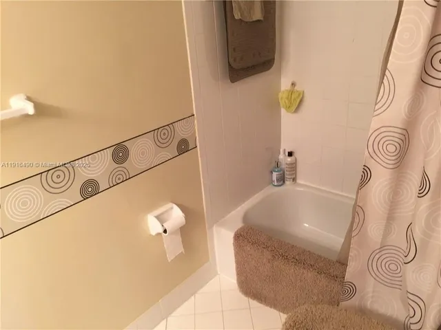 $2,350 | 1341 Southeast 3rd Avenue, Unit 409, Dania Beach, FL 33004