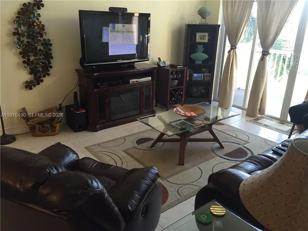 $2,200 | 1341 Southeast 3rd Avenue, Unit 409, Dania Beach, FL 33004