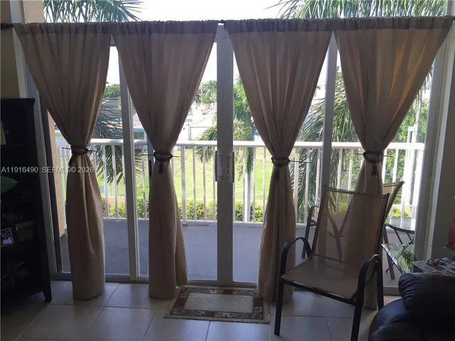 $2,200 | 1341 Southeast 3rd Avenue, Unit 409, Dania Beach, FL 33004