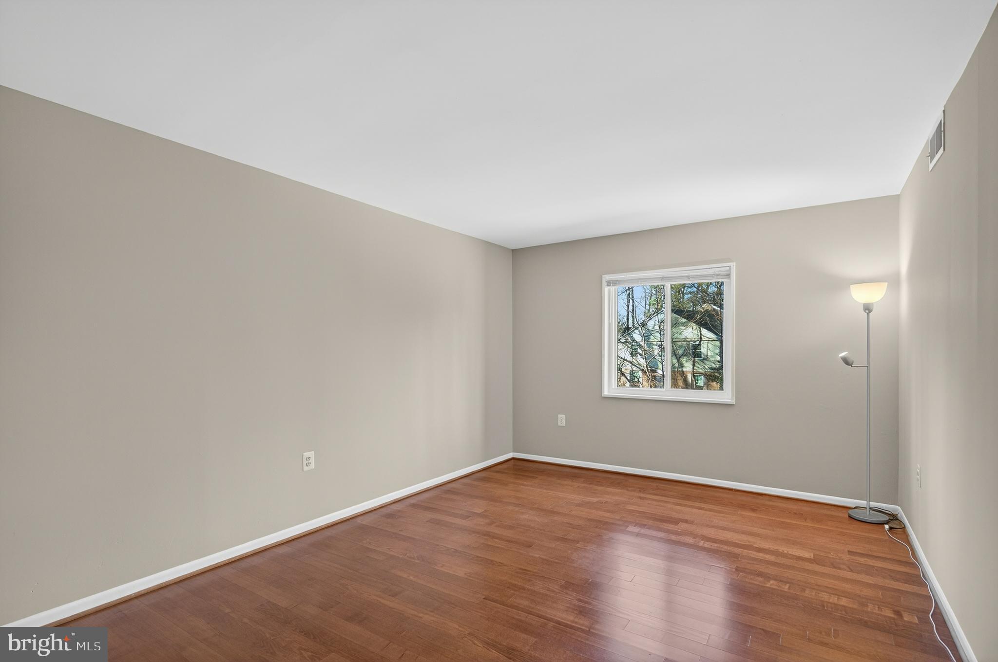 1526 Northgate Square, Unit 11 Reston, VA 20190 - Photo 11 of 26 Large Primary Suite