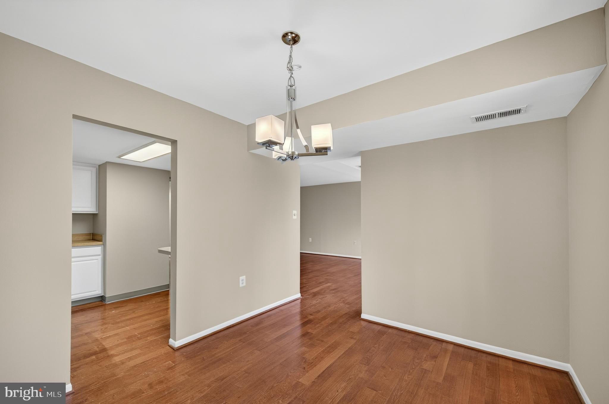 1526 Northgate Square, Unit 11 Reston, VA 20190 - Photo 8 of 26 Separate Dining Room