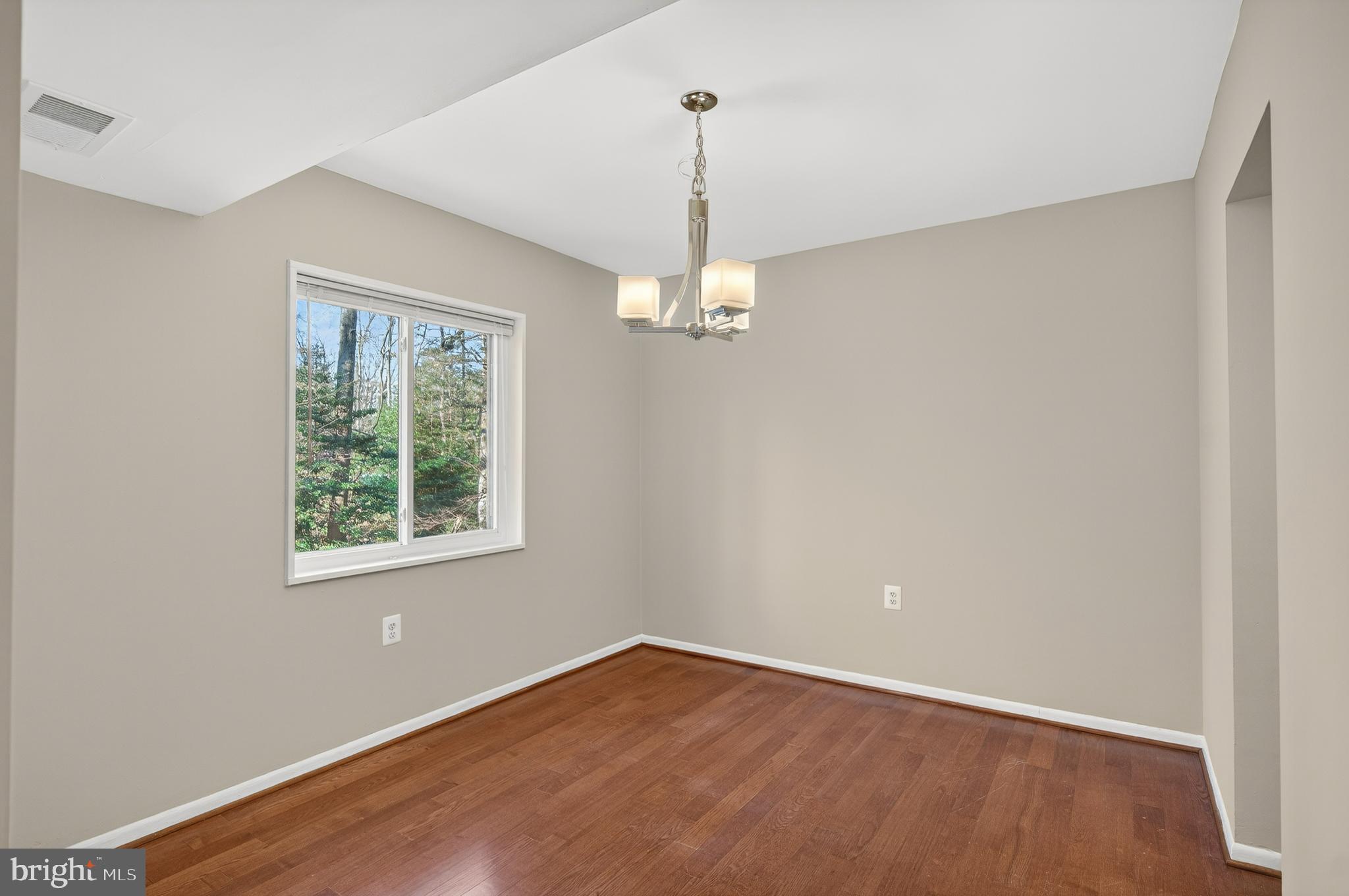 1526 Northgate Square, Unit 11 Reston, VA 20190 - Photo 9 of 26 Separate Dining Room