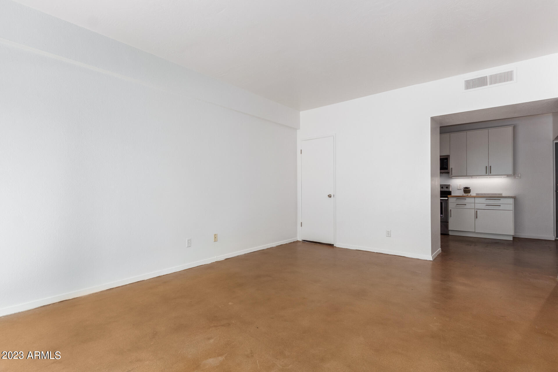 349 East Thomas Road, Unit E103 Phoenix, AZ 85012 - Photo 21 of 24 07 - Thomas