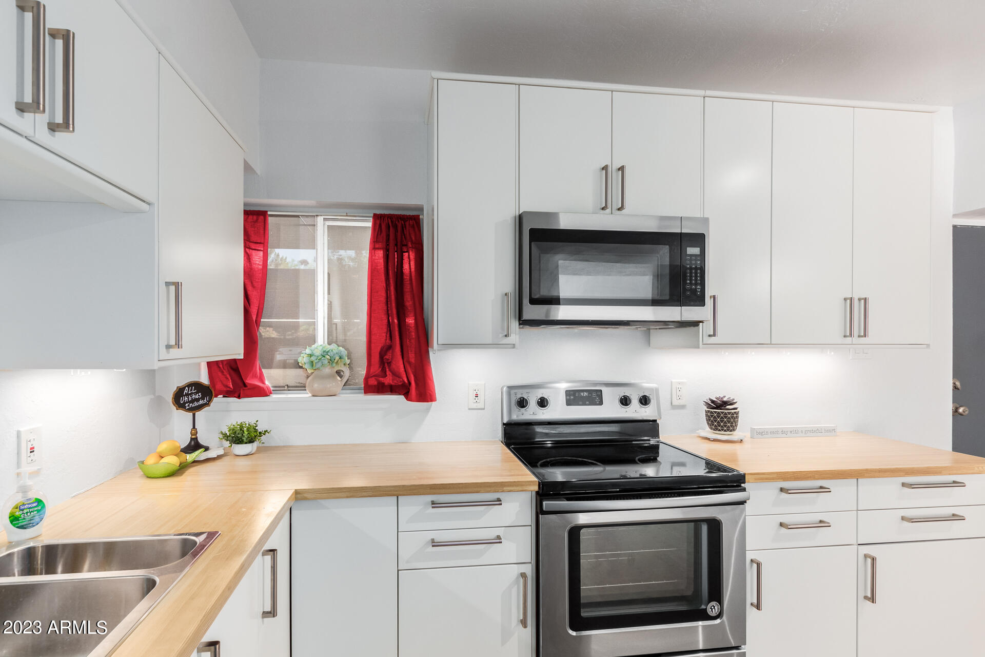 349 East Thomas Road, Unit E103 Phoenix, AZ 85012 - Photo 3 of 24 12 - Thomas