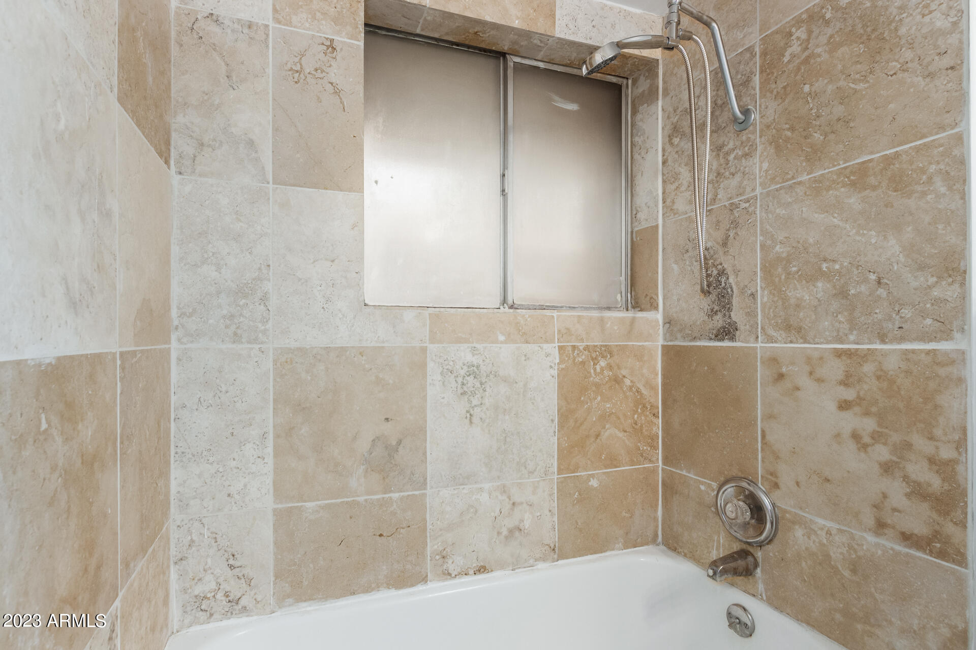 349 East Thomas Road, Unit E103 Phoenix, AZ 85012 - Photo 8 of 24 21 - Thomas