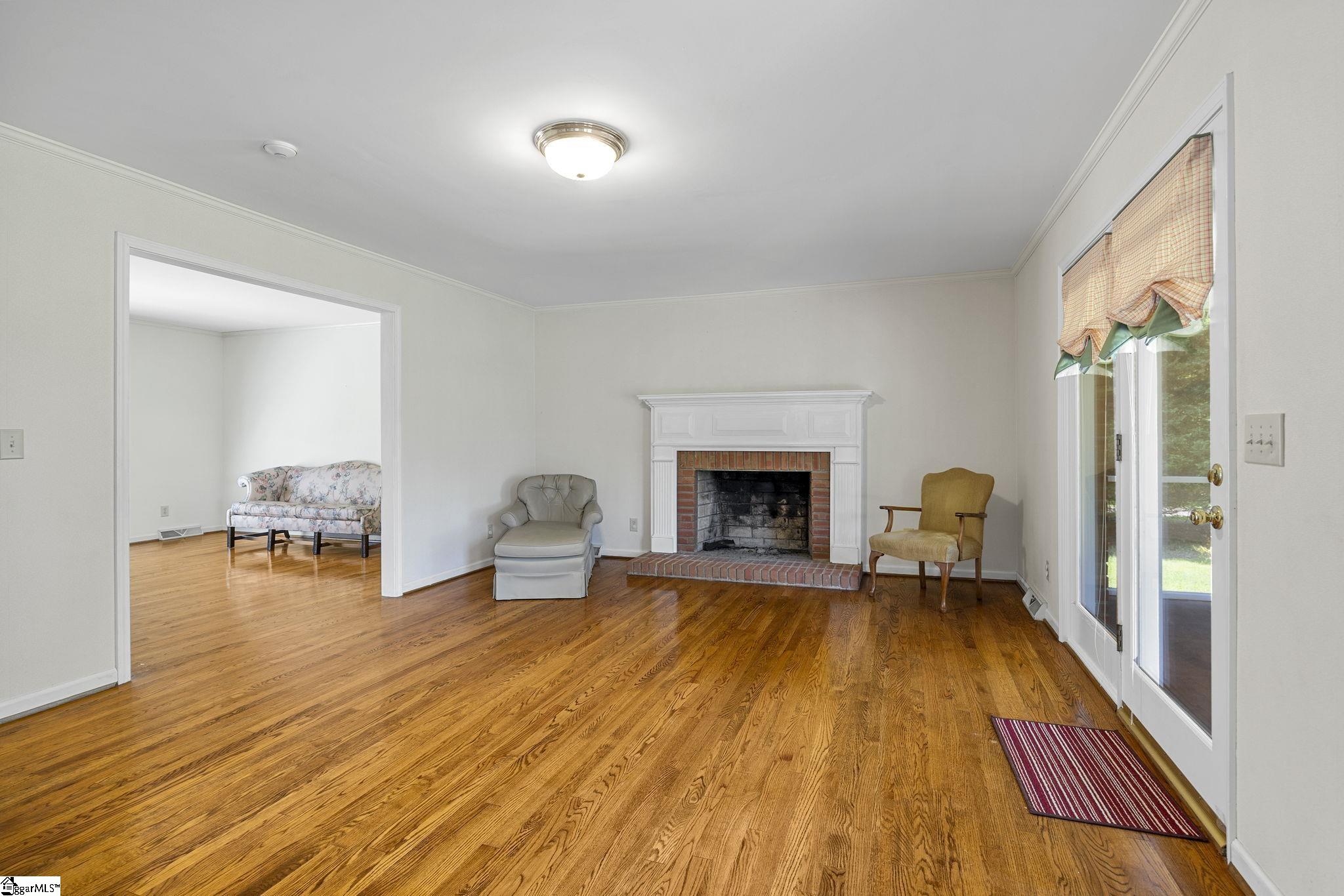 302 Copeland Road Greer, SC 29651 - Photo 11 of 38