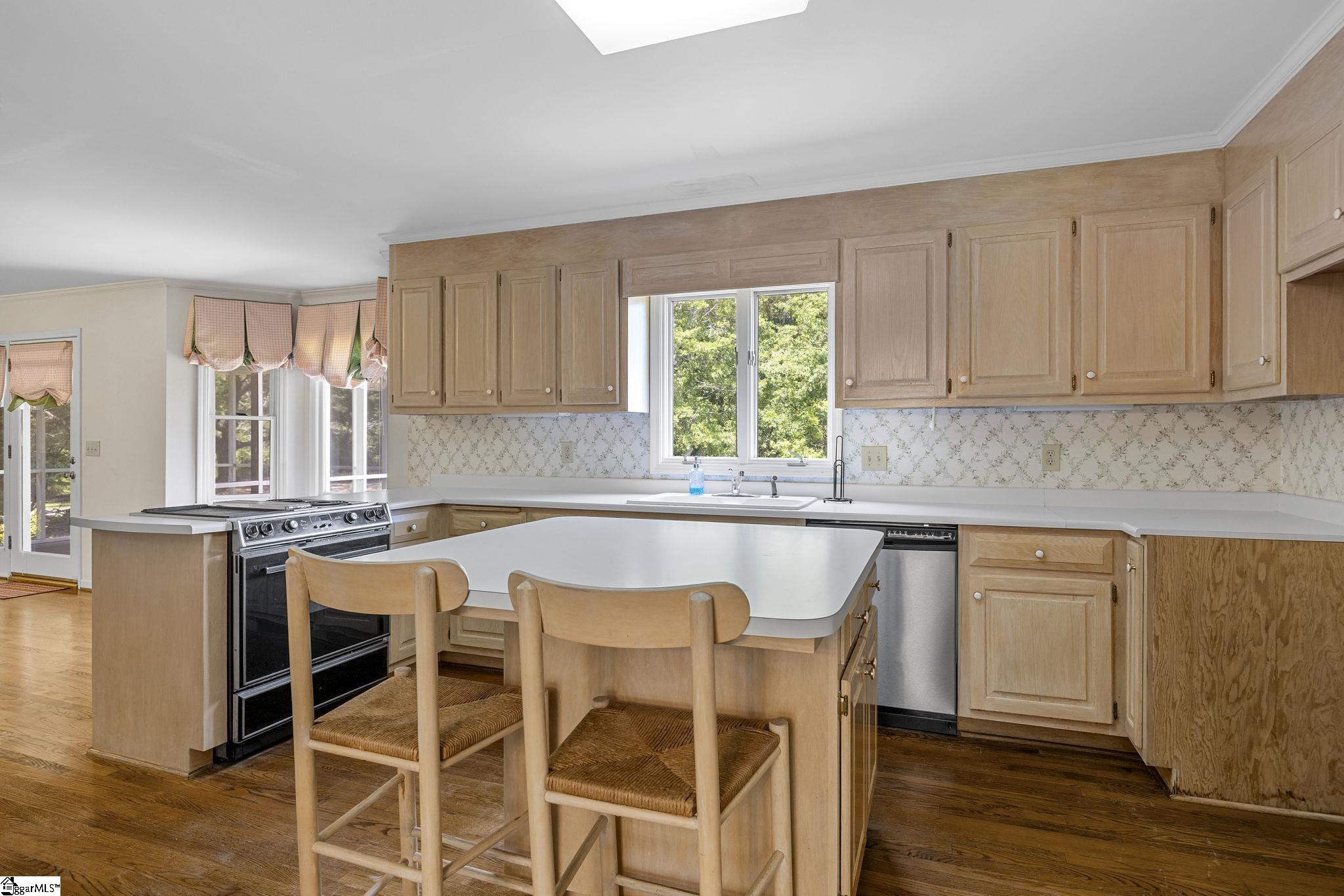 302 Copeland Road Greer, SC 29651 - Photo 16 of 38