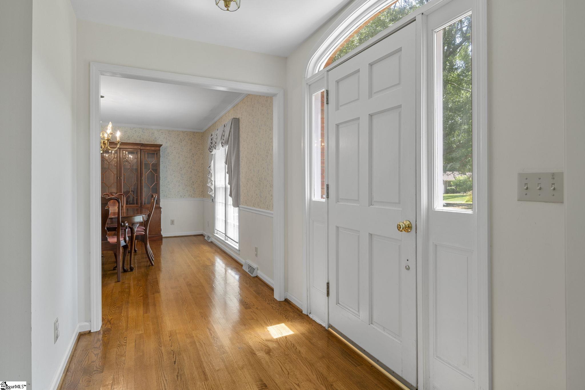 302 Copeland Road Greer, SC 29651 - Photo 6 of 38