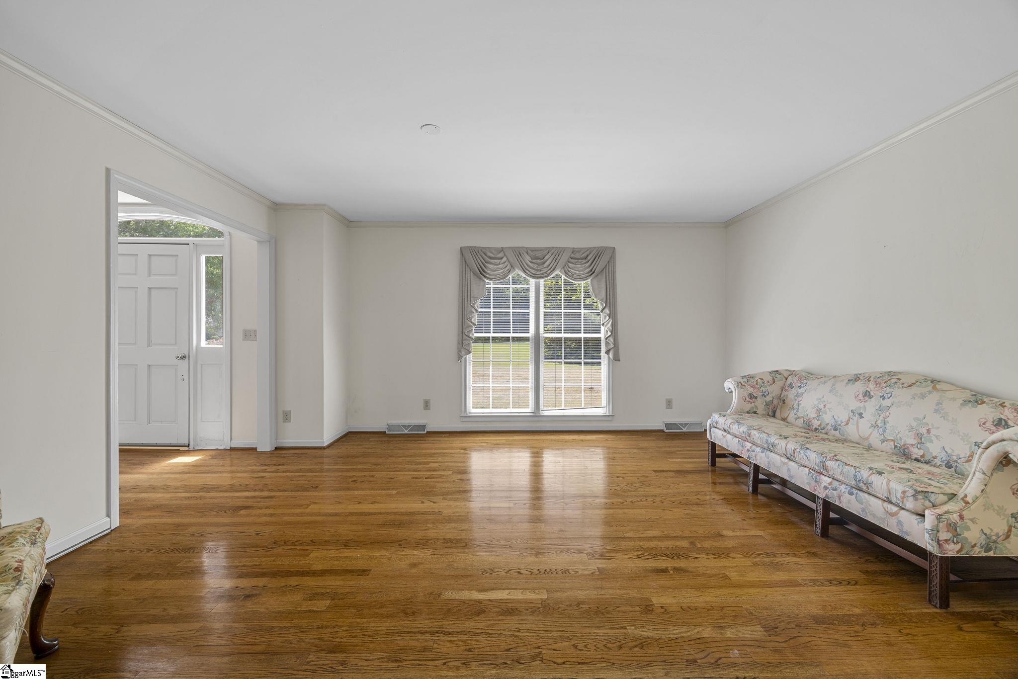 302 Copeland Road Greer, SC 29651 - Photo 9 of 38