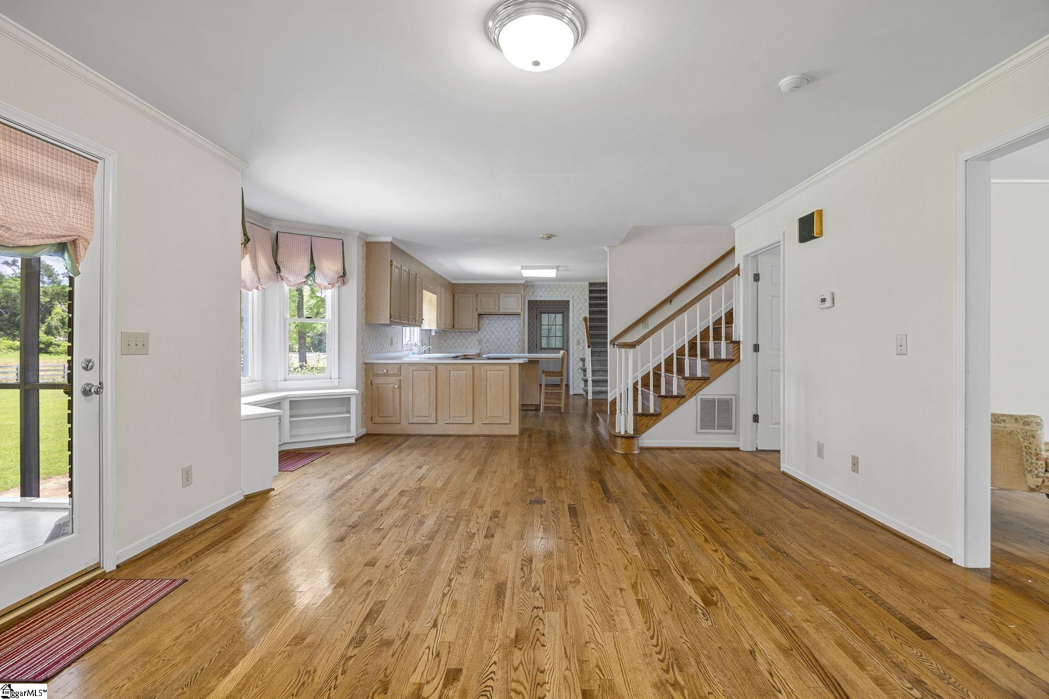 302 Copeland Road Greer, SC 29651 - Photo 10 of 38