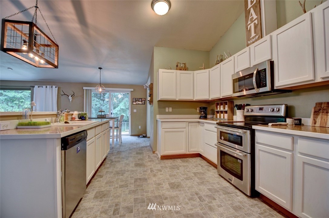 11228 Langworthy Road Southwest Rochester, WA 98579 - Photo 8 of 29
