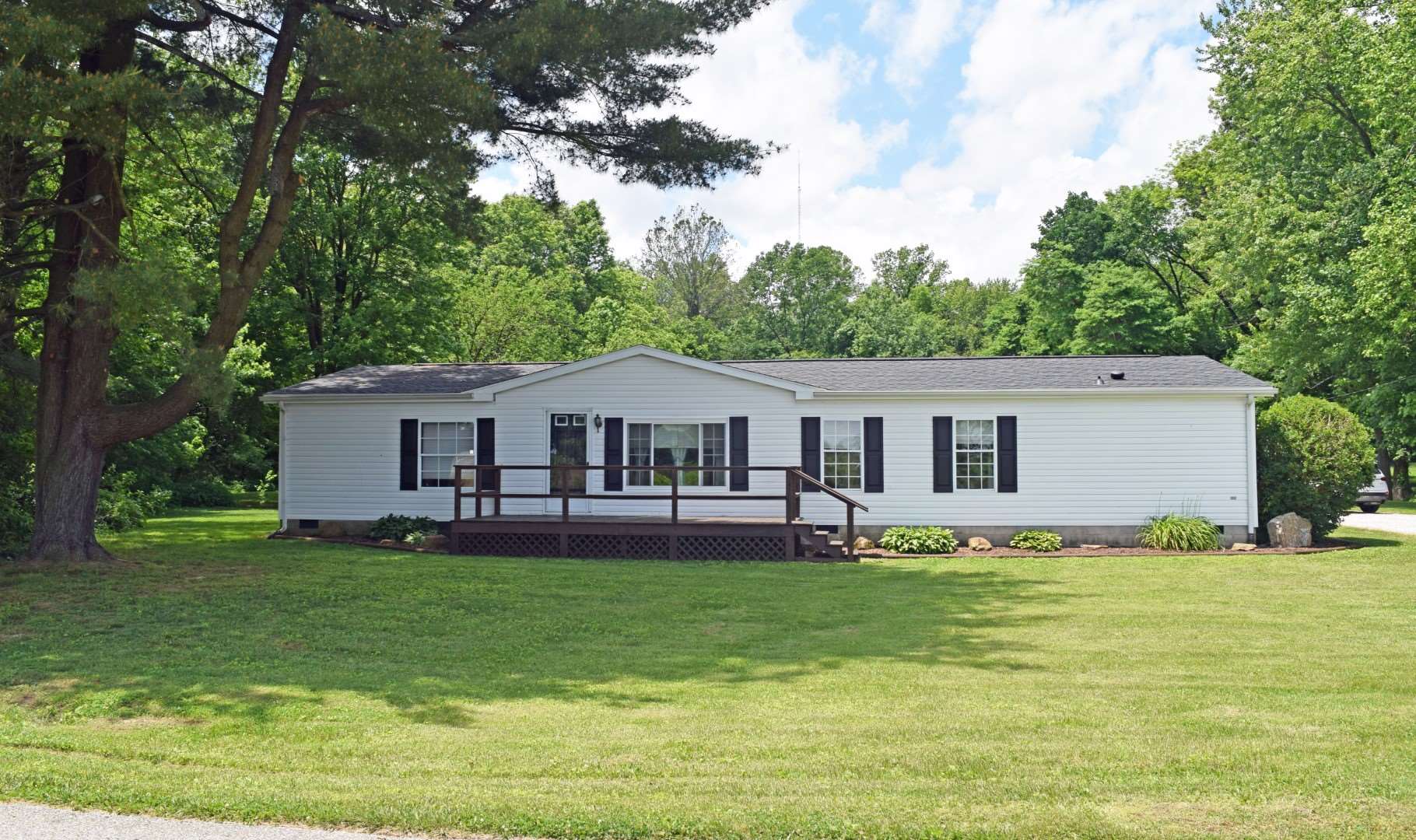 3377 South Pelzer Road Boonville, IN 47601 - Photo 1 of 36 Gallery Image 1