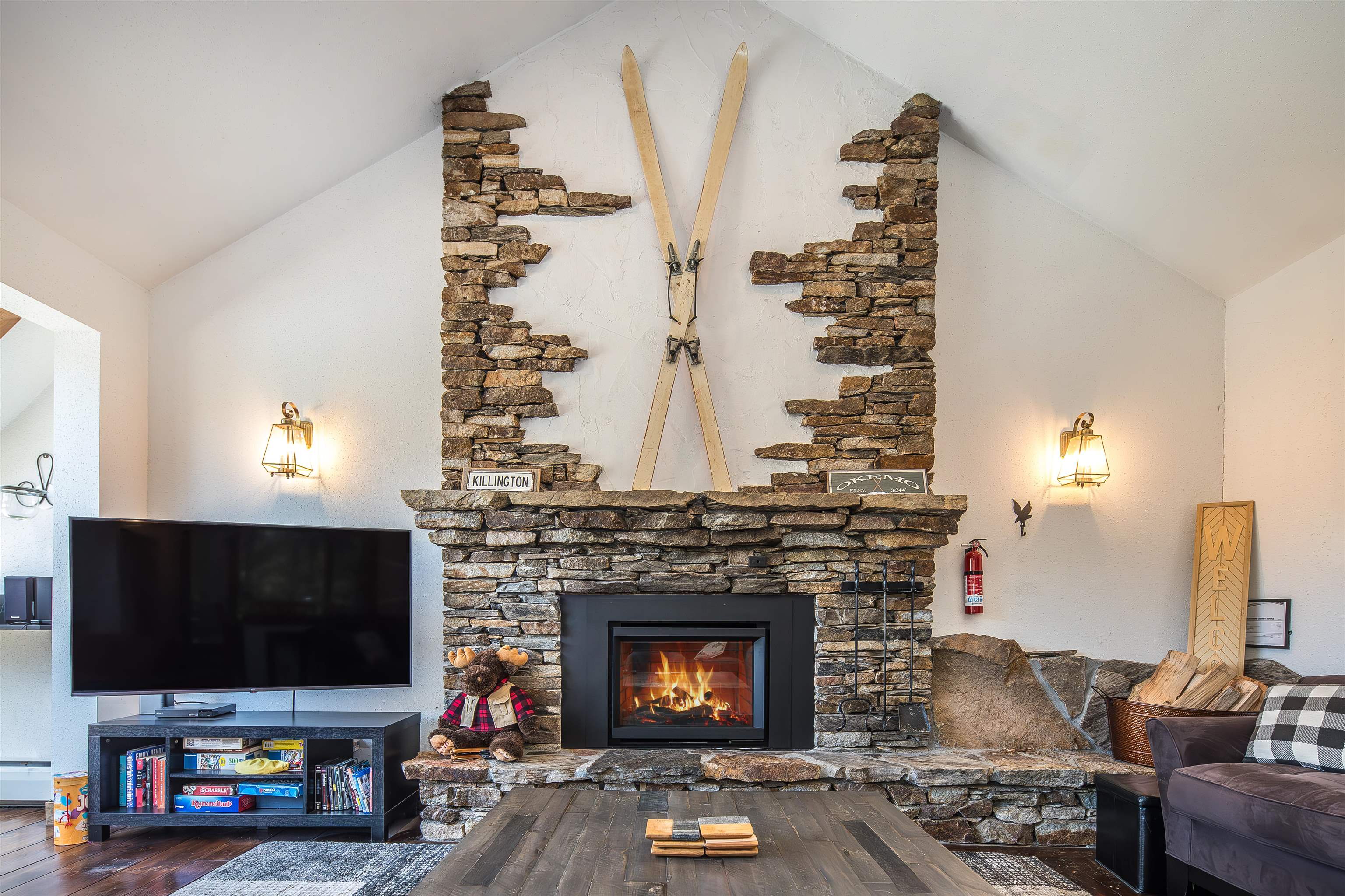 149 Hawk Pond Road Plymouth, VT 05056 - Photo 5 of 41