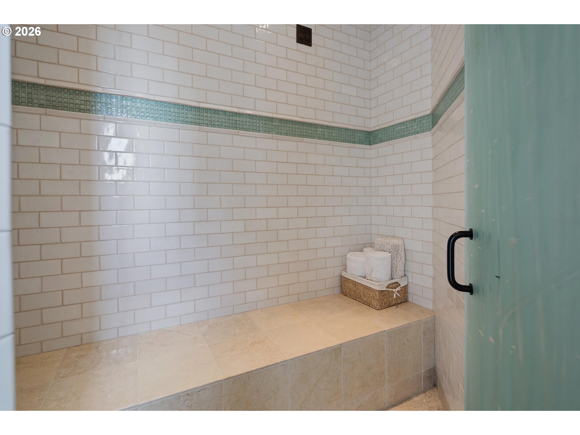 545 McAdams Road East Longview, WA 98632 - Photo 40 of 46 a bathroom with a shower