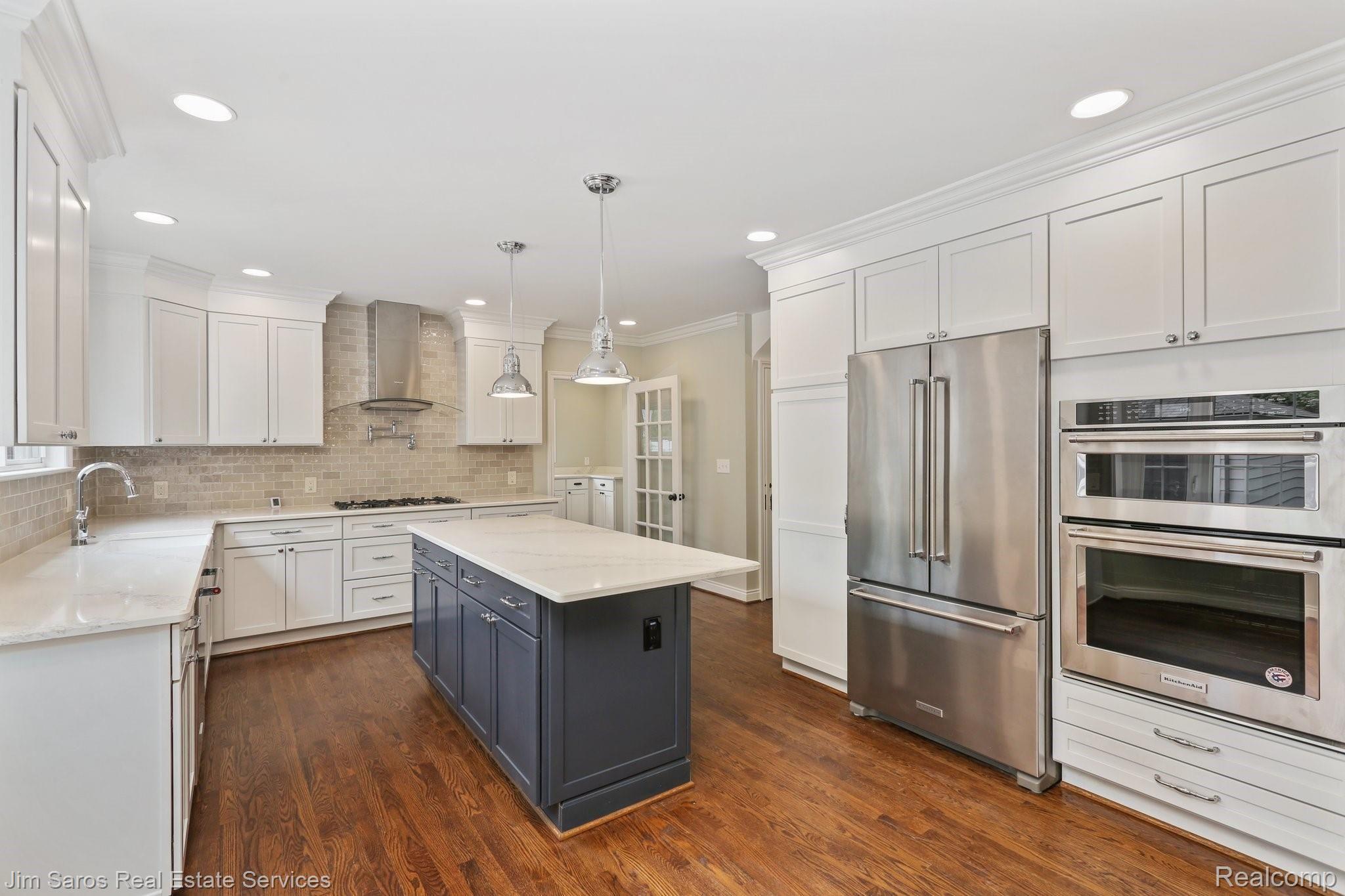 748 Pemberton Road Grosse Pointe, MI 48230 - Photo 7 of 37 17-web-or-mls-748 Pemberton Road- 12.jpg