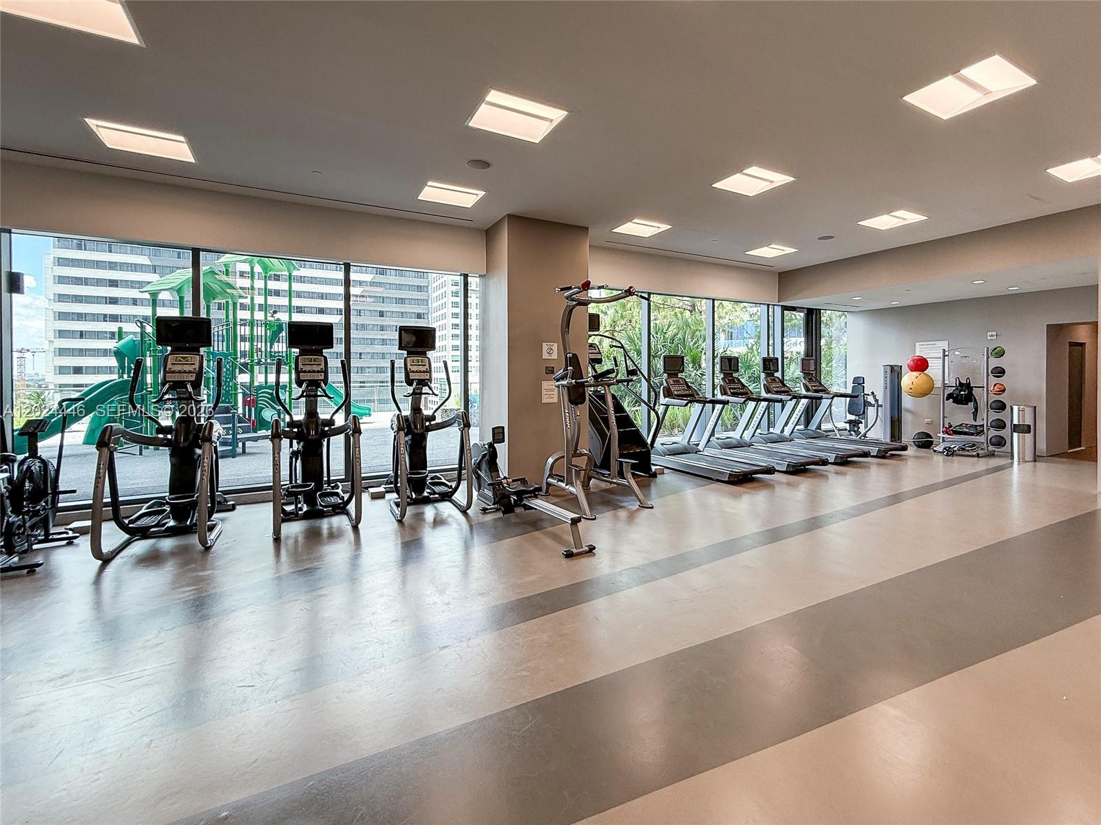 88 Southwest 7th Street, Unit 2008 Miami, FL 33130 - Photo 45 of 47