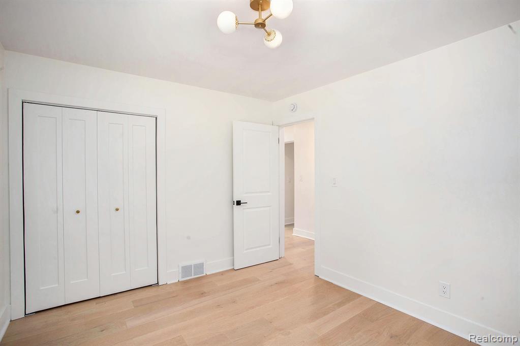 31100 West Rutland Street Beverly Hills, MI 48025 - Photo 14 of 28