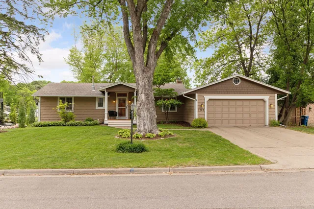 $840,000 | 1709 Baywood Lane, Mound, MN 55364