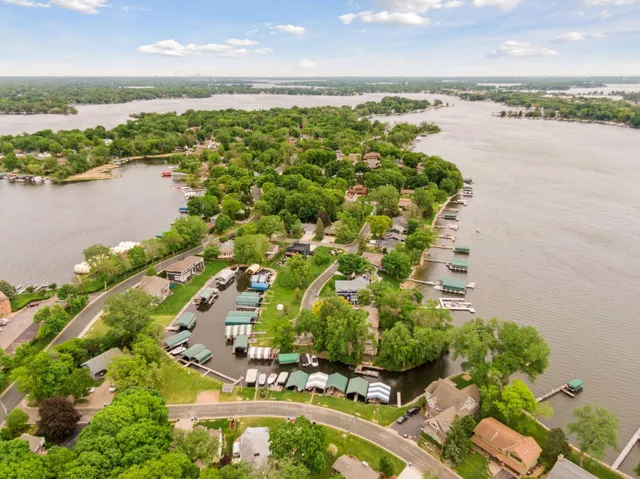 $840,000 | 1709 Baywood Lane, Mound, MN 55364