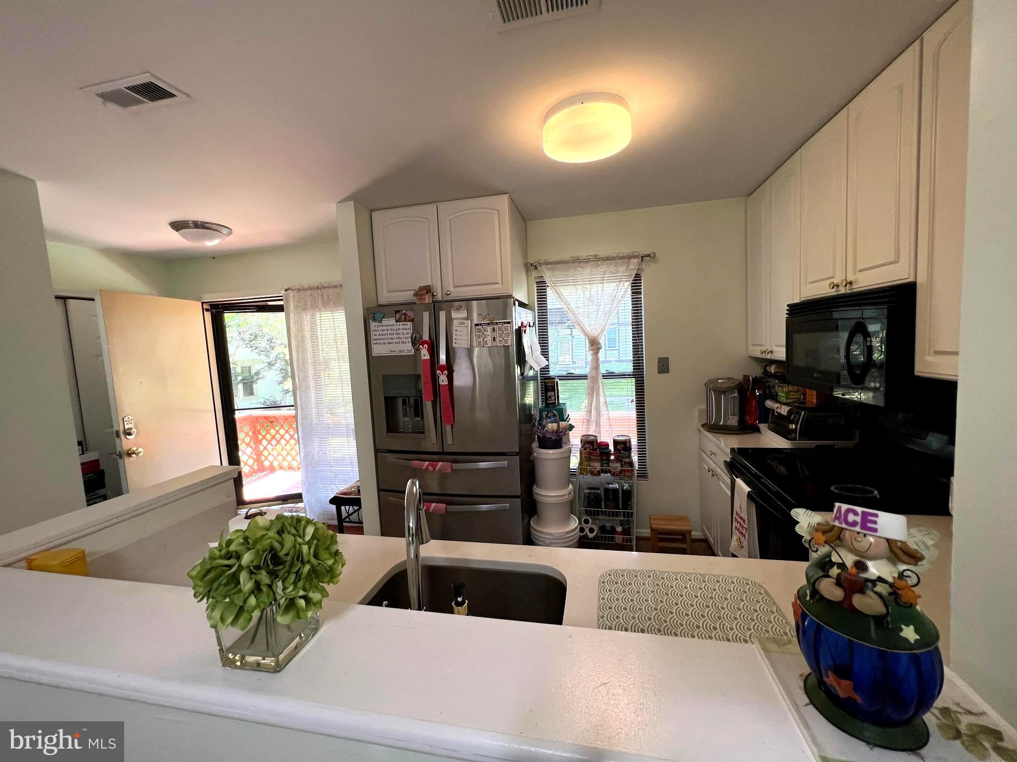 9725 Ashbourn Drive Burke, VA 22015 - Photo 13 of 31 Kitchen