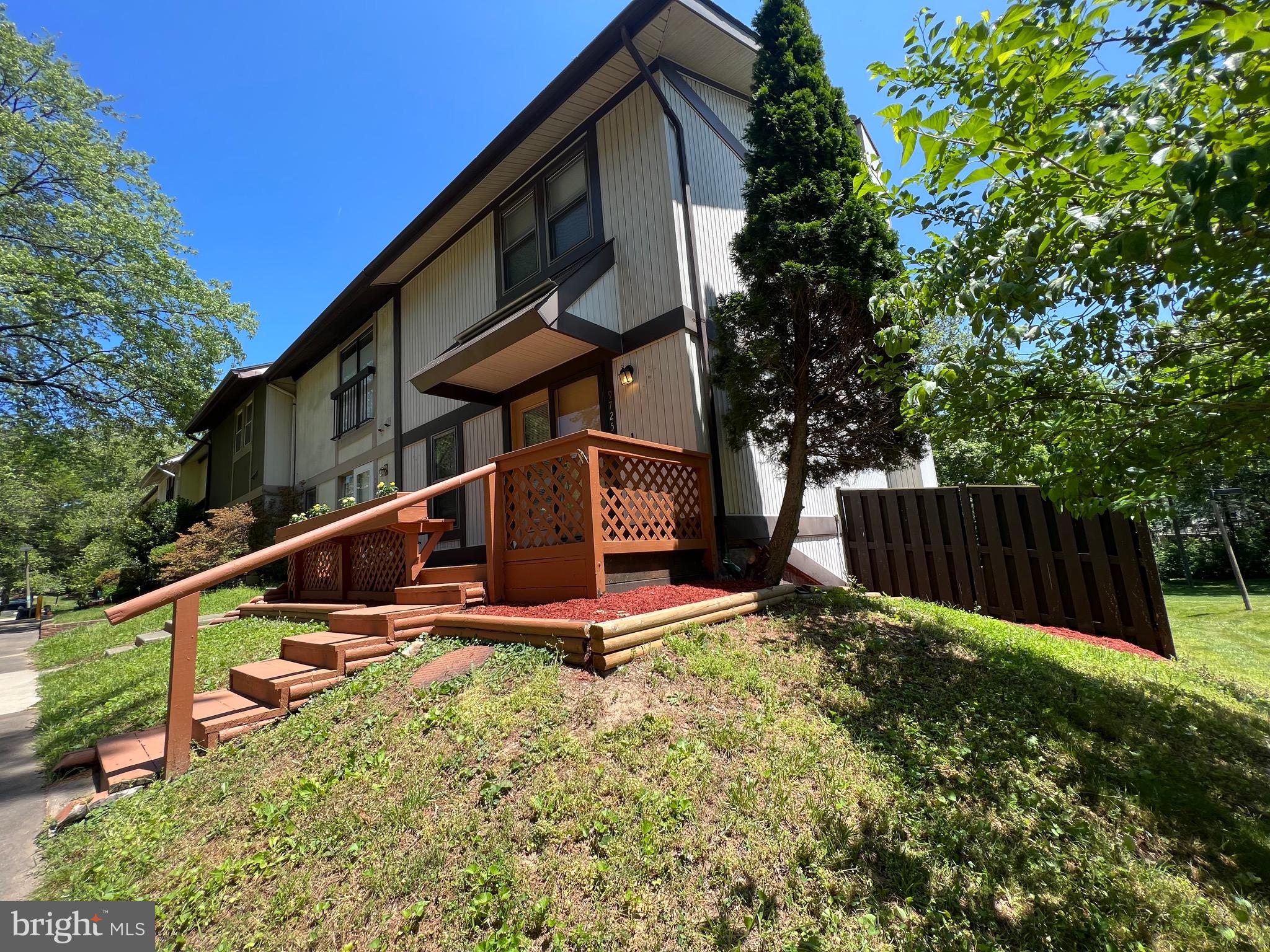 9725 Ashbourn Drive Burke, VA 22015 - Photo 4 of 31 Exterior Front