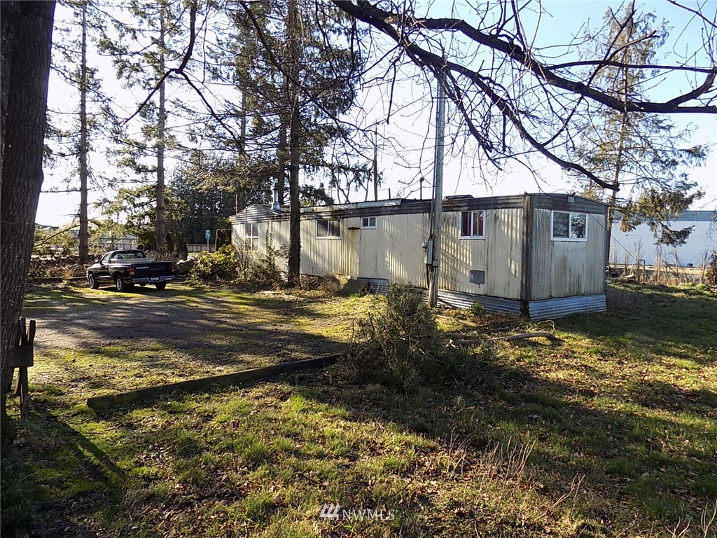 1496 East Badger Road Lynden, WA 98264 - Photo 8 of 11 Gallery Image 8