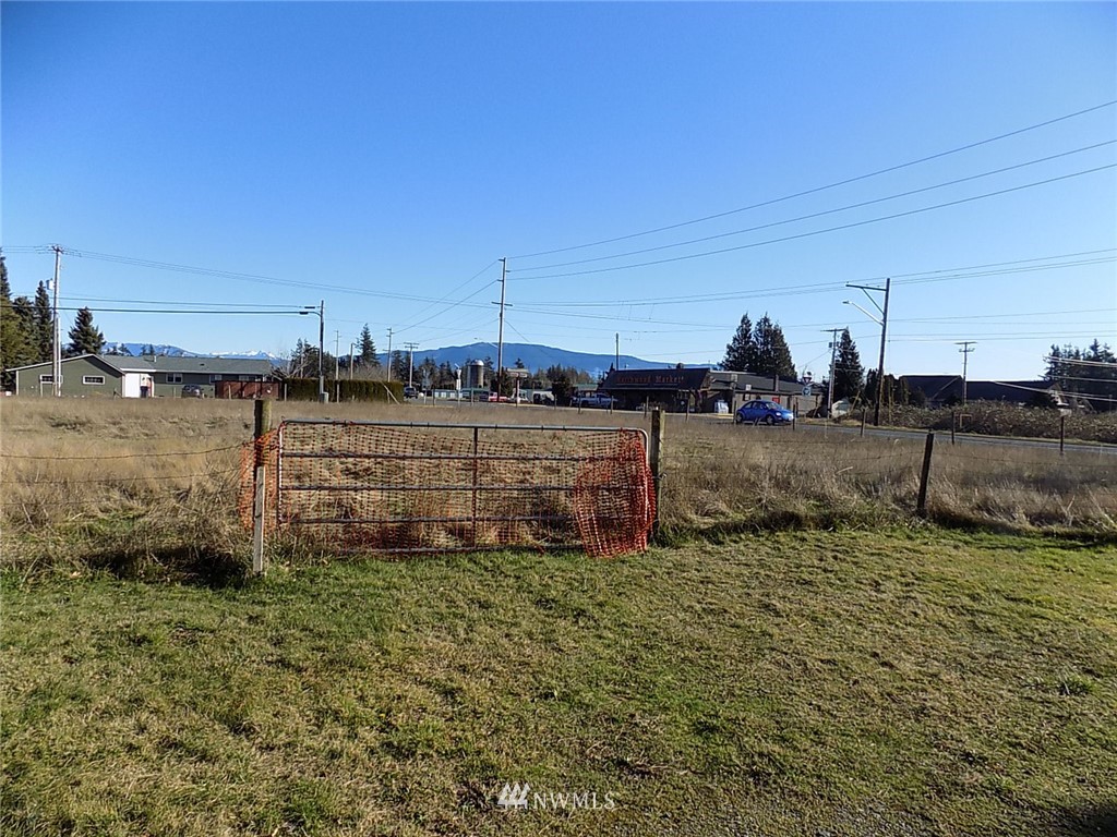 1496 East Badger Road Lynden, WA 98264 - Photo 10 of 11 Gallery Image 10