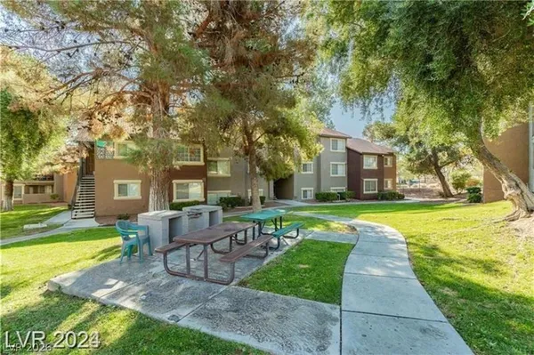 $1,125 | 2750 South Durango Drive, Unit 1105, Las Vegas, NV 89117