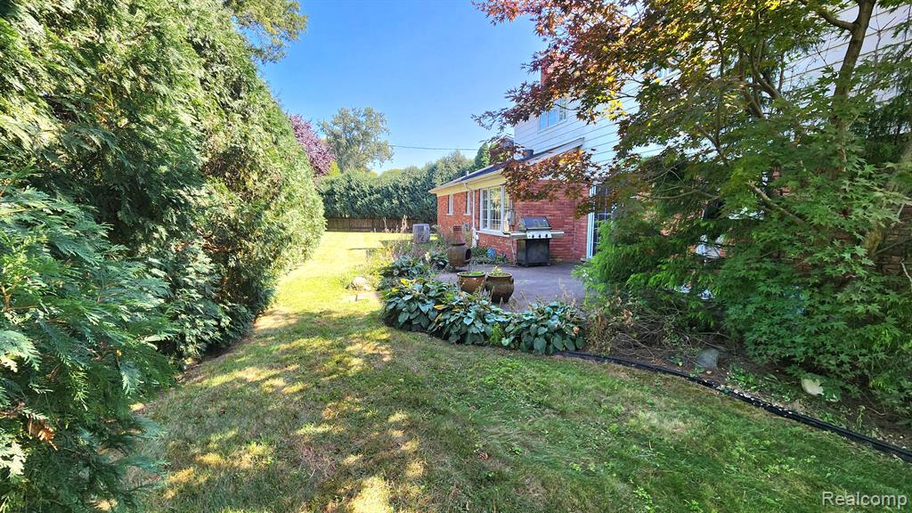608 Canterbury Road Grosse Pointe Woods, MI 48236 - Photo 27 of 28