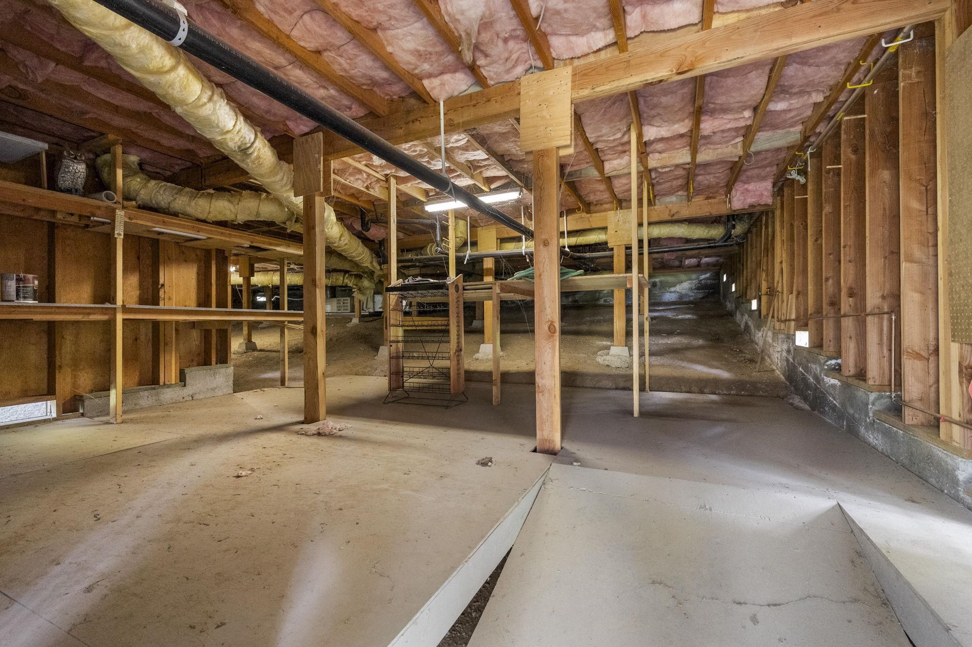 19099 Raboul Court Groveland, CA 95321 - Photo 30 of 58 a view of an empty room with a window