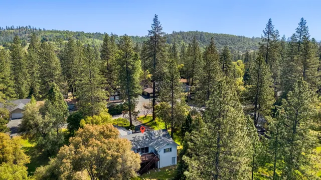 $449,900 | 19099 Raboul Court, Groveland, CA 95321