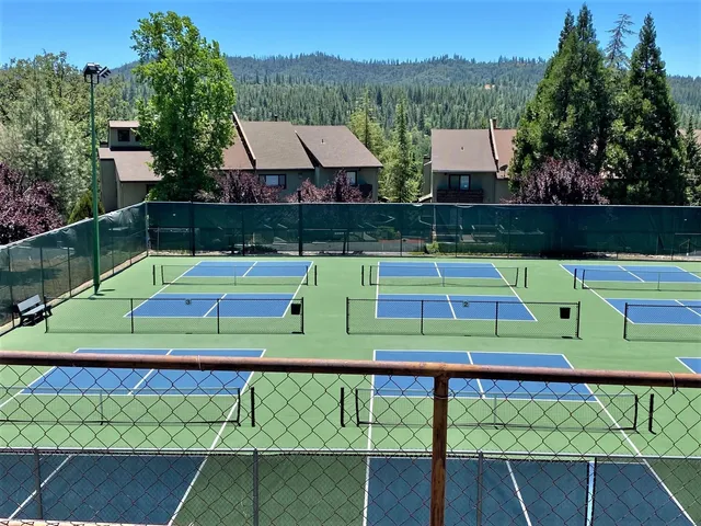 $449,900 | 19099 Raboul Court, Groveland, CA 95321