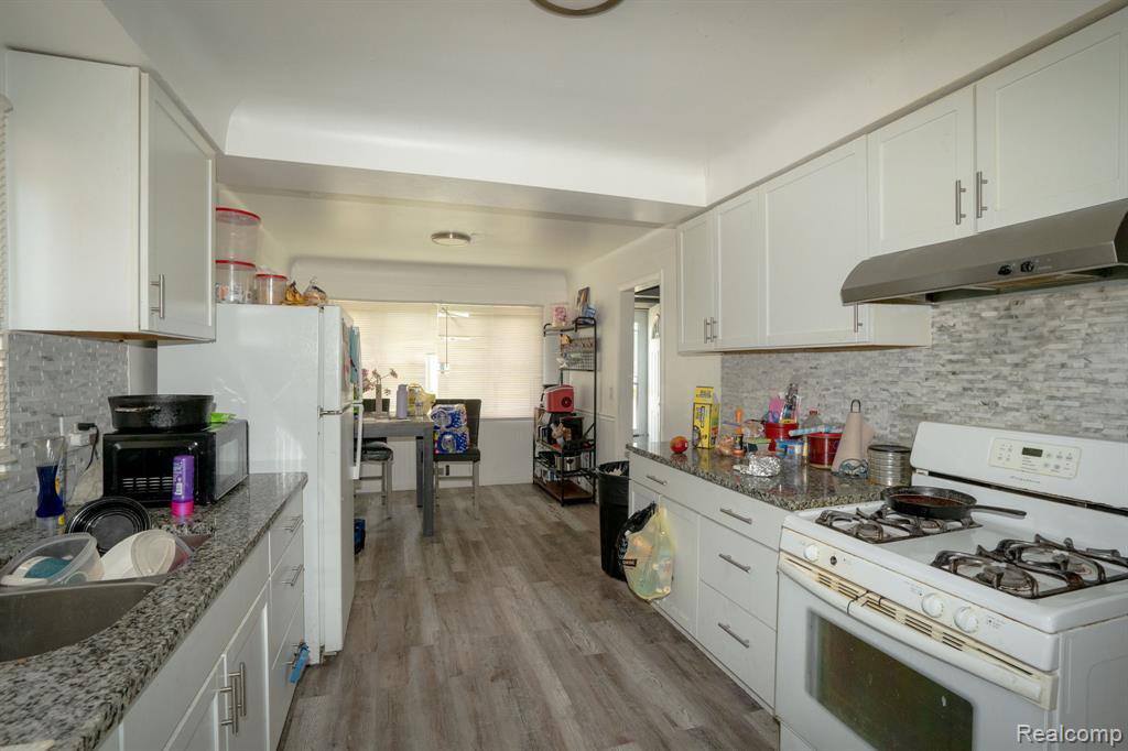 16821 East 8 Mile Road Eastpointe, MI 48021 - Photo 8 of 31