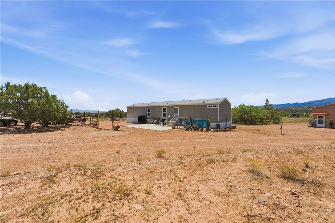 10501 East Blake Ranch Road Kingman, AZ 86401 - Photo 10 of 49 Gallery Image 10
