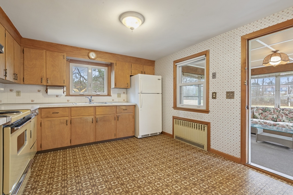 6 Myrtle Street Mendon, MA 01756 - Photo 8 of 29