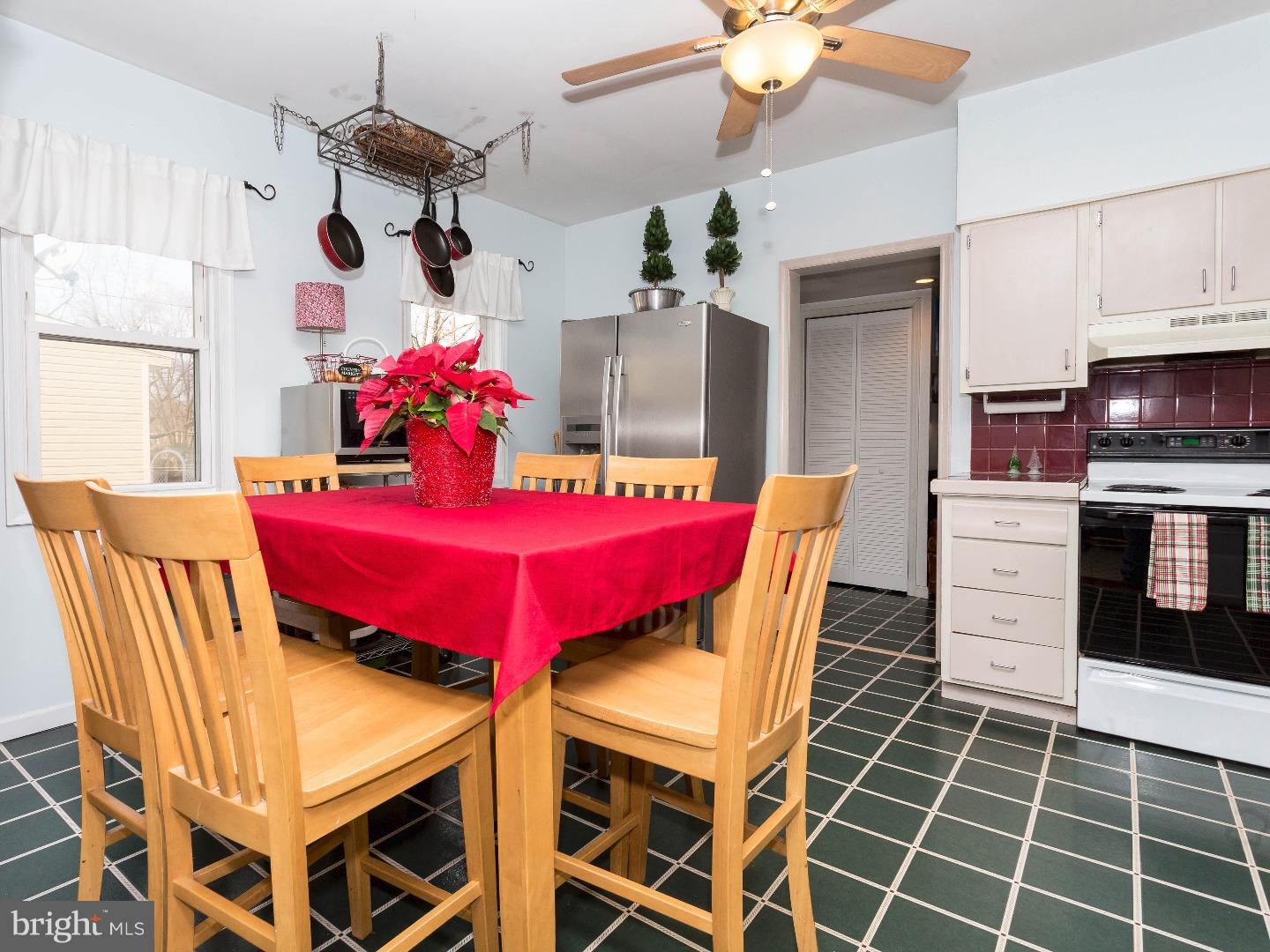 305 Lippincott Avenue Riverside, NJ 08075 - Photo 11 of 21