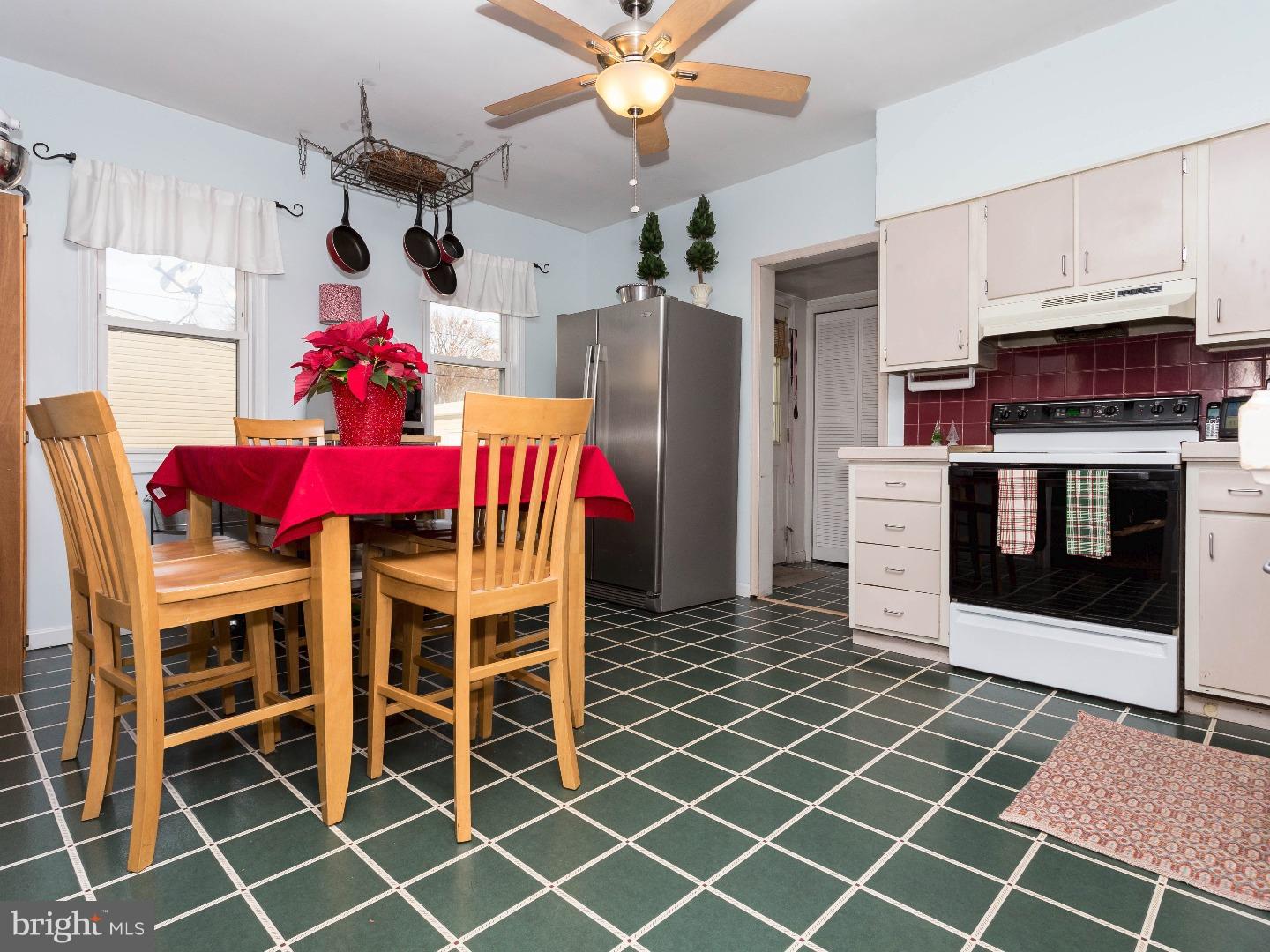 305 Lippincott Avenue Riverside, NJ 08075 - Photo 12 of 21
