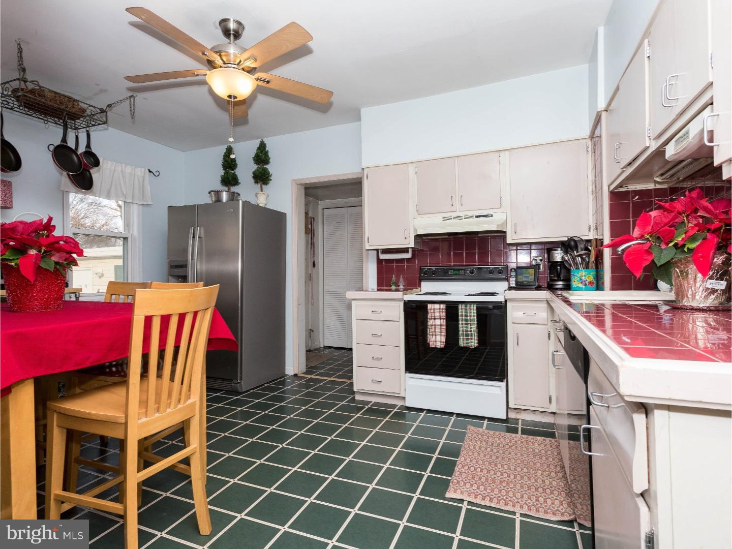 305 Lippincott Avenue Riverside, NJ 08075 - Photo 13 of 21