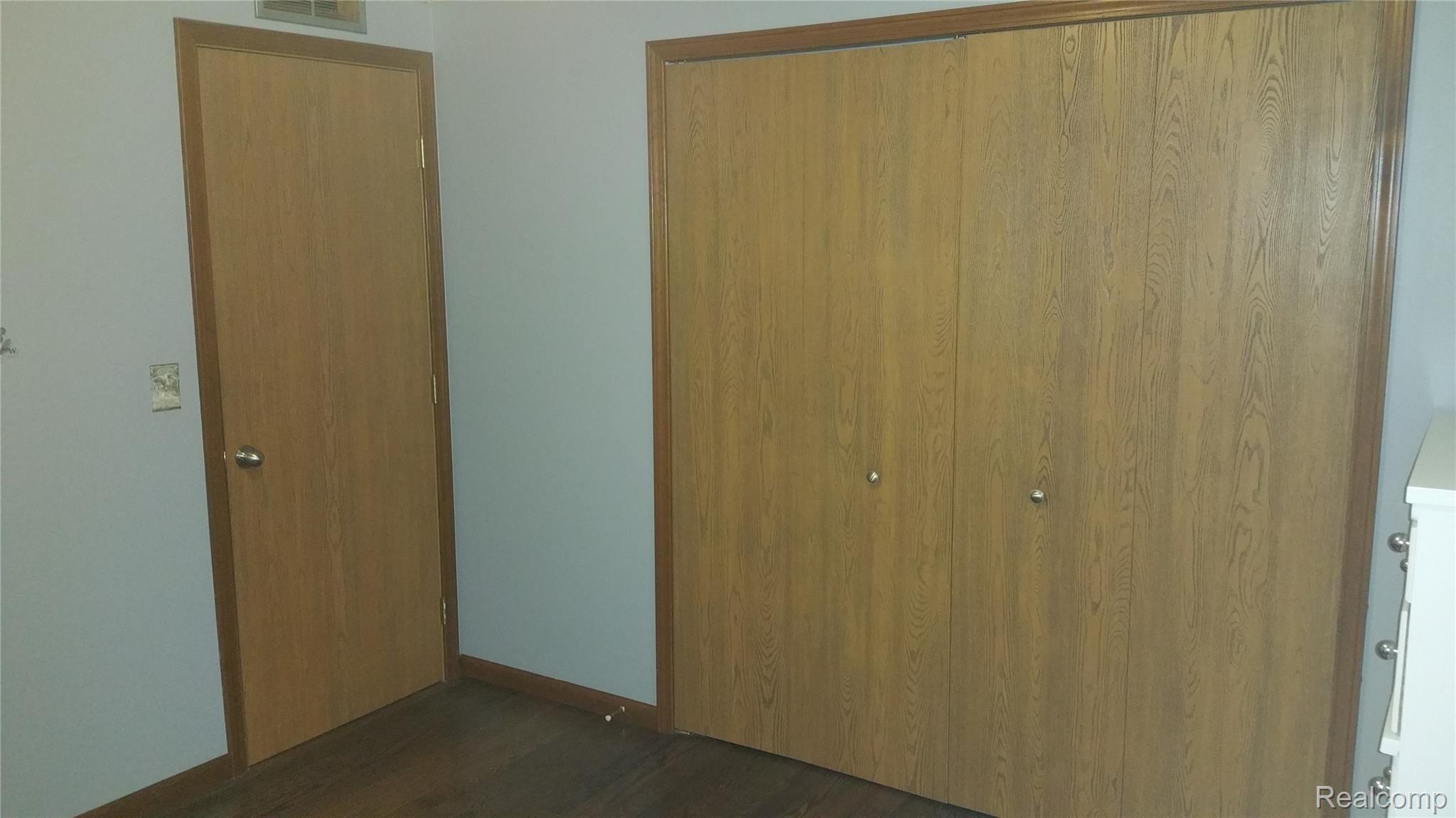 902 South Wilder Road Lapeer, MI 48446 - Photo 45 of 54 20190903_175020.jpg