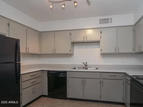 $1,495 | 17805 North 40th Street, Unit 2, Phoenix, AZ 85032