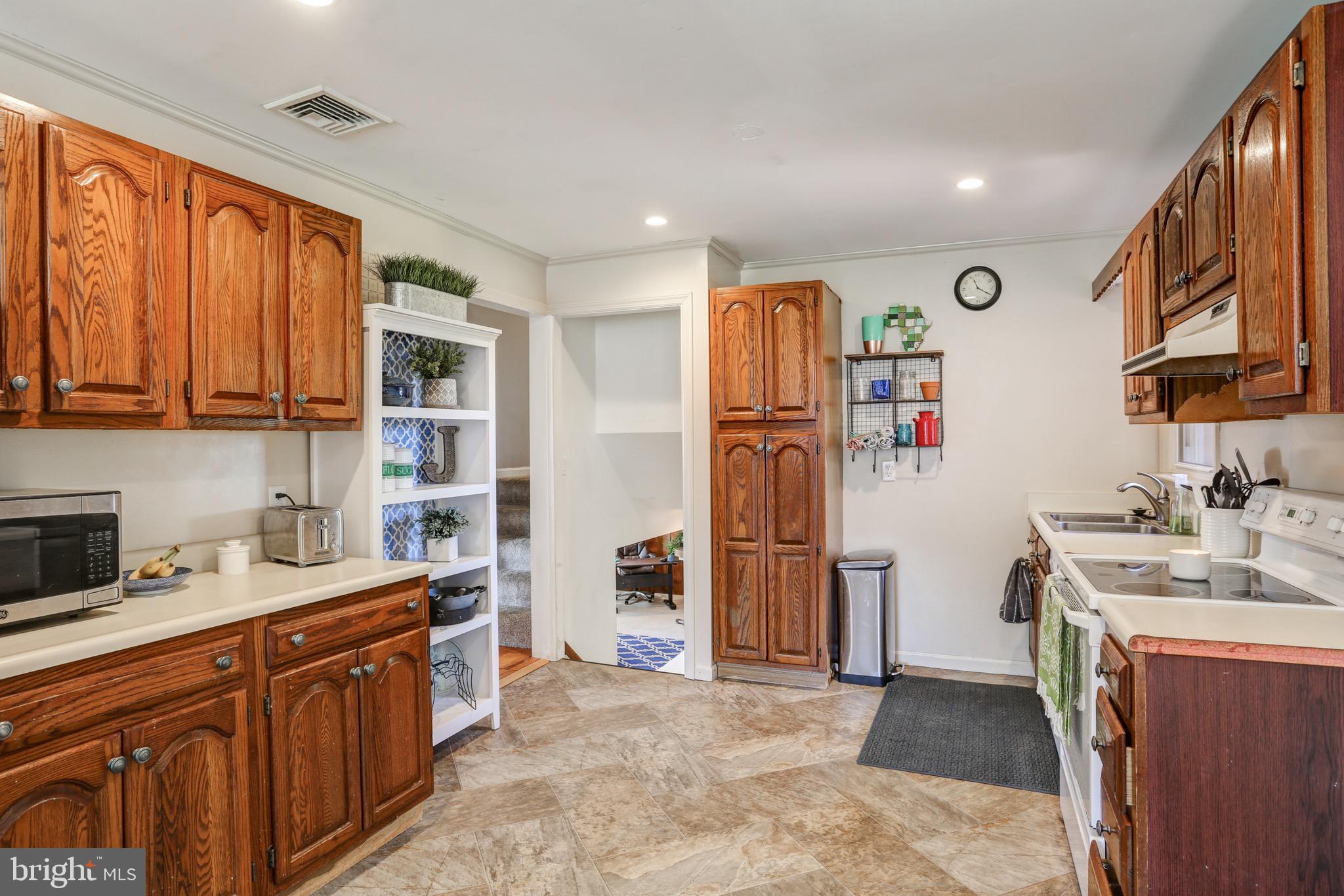 1572 Hossler Road Manheim, PA 17545 - Photo 11 of 43
