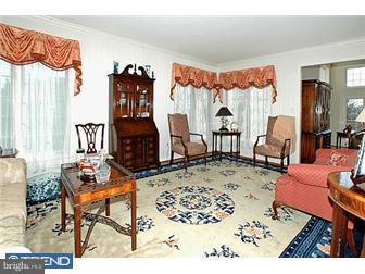 26 Riders Run Newtown Square, PA 19073 - Photo 7 of 11 Living Room