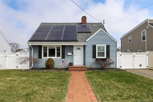 $650,000 | 75 Riverside Avenue, Merrick, NY 11566