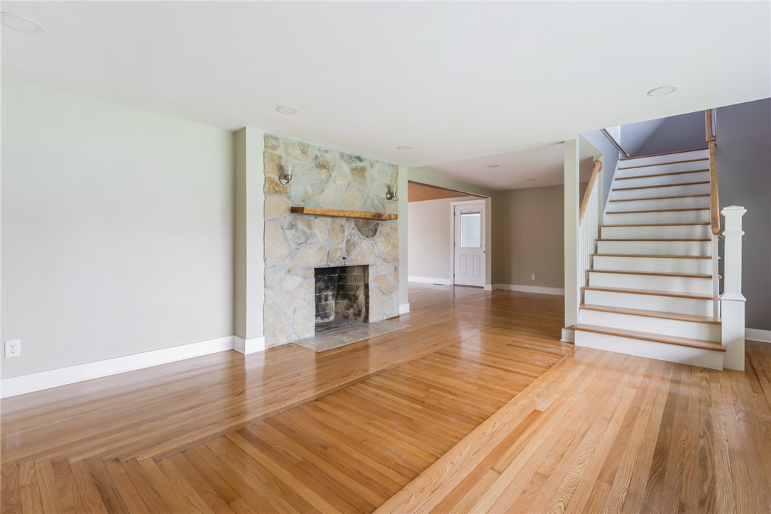44 Wharf Road Warwick, RI 02889 - Photo 6 of 36 Gallery Image 6