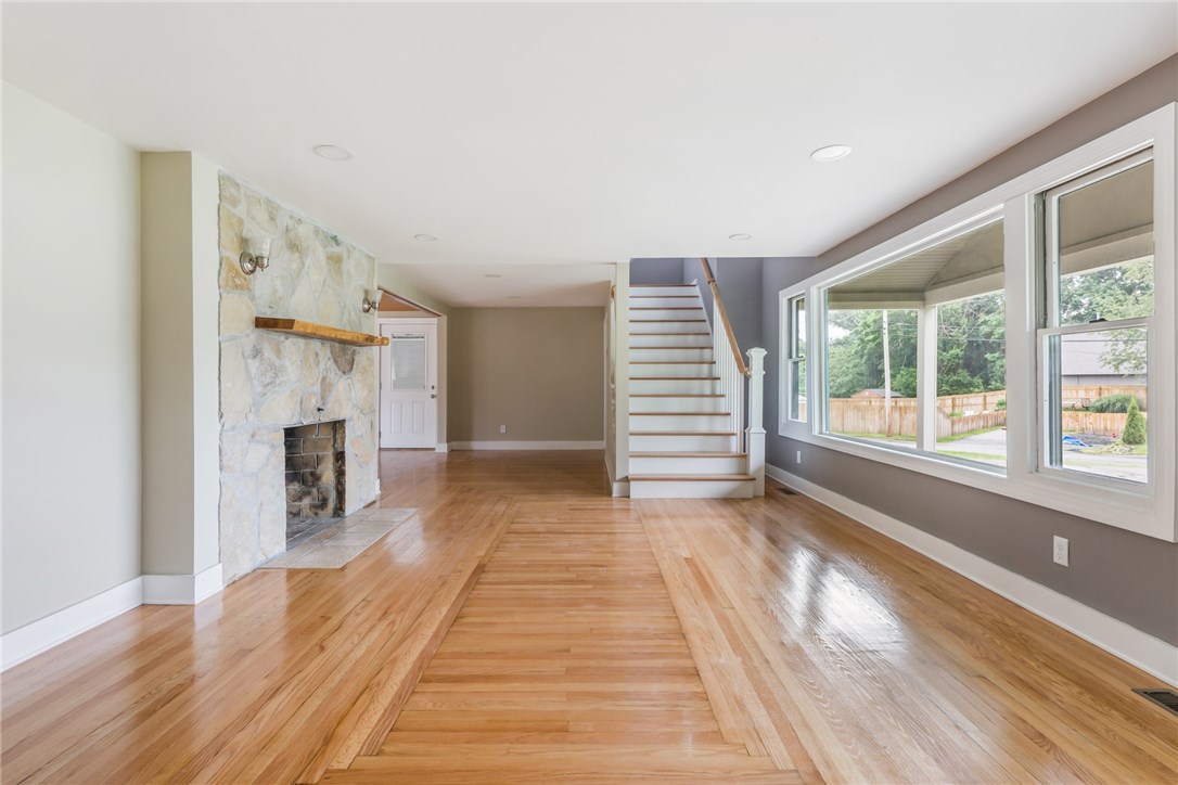 44 Wharf Road Warwick, RI 02889 - Photo 7 of 36 Gallery Image 7